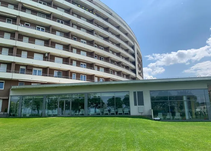 Lakeside Wellness Apartment